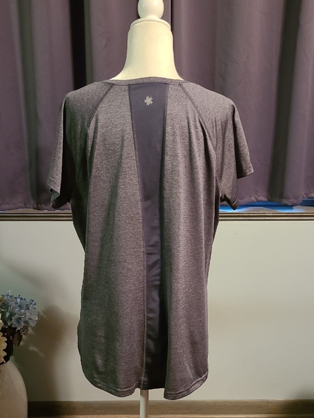 Tek Gear Athletic Gray Women's V-Neck Short Sleeve Tee - XL - Picture 4 of 8